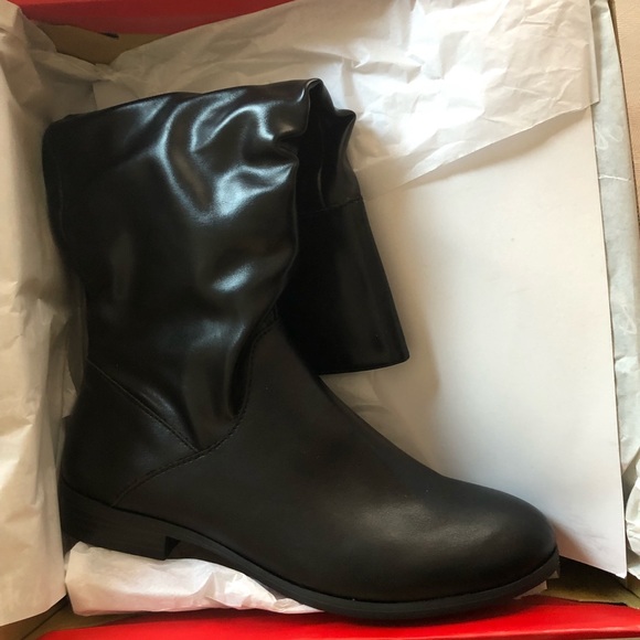 Boots - Picture 5 of 6